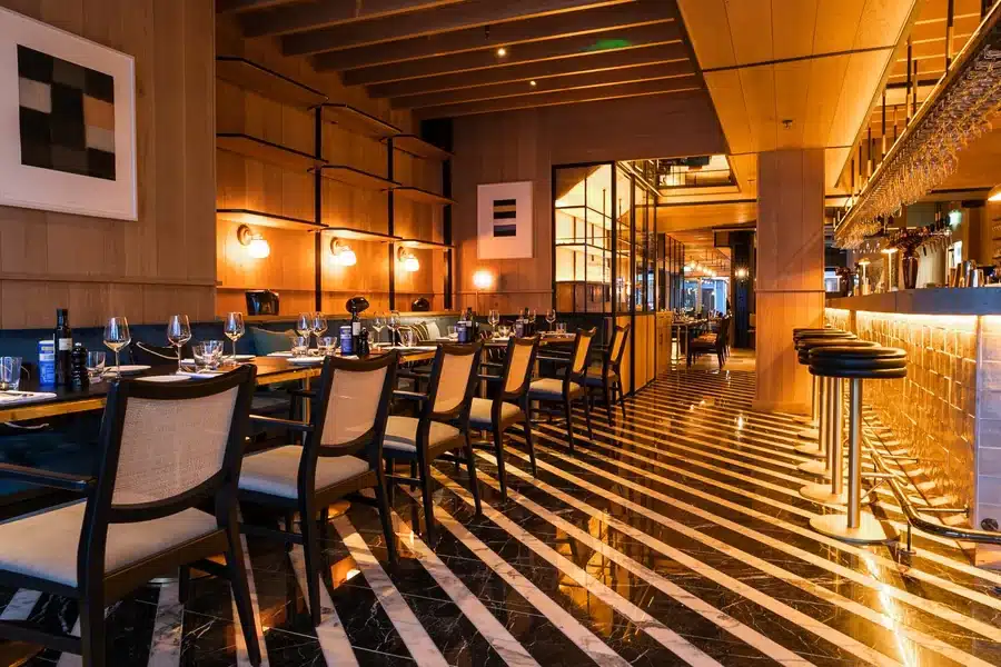 Inside Scoop: Behind-the-Scenes of High-End Commercial Restaurant Furniture