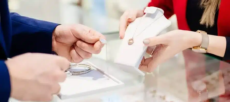 Jewelry Resellers Are Thriving In Arizona here’s Why